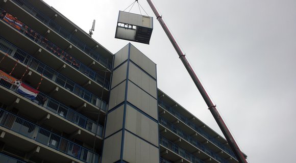 Temporary lift for residents at Sleepnetstraat in Scheveningen