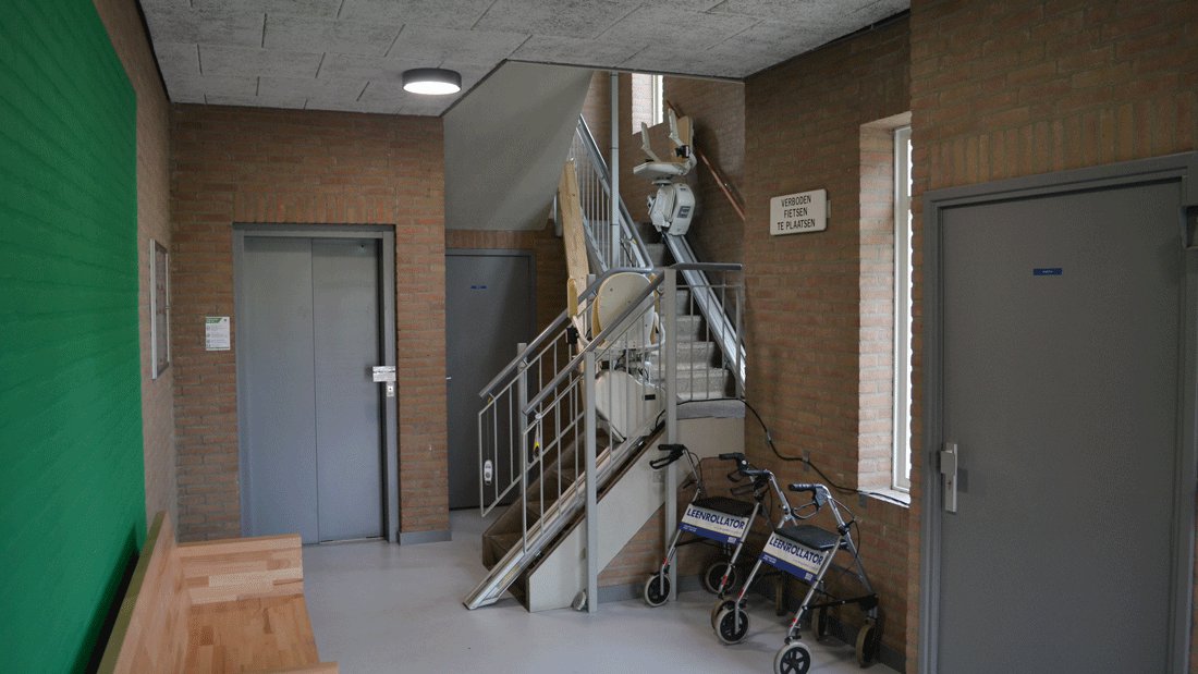 Temporary stair lift hire for appartment complex