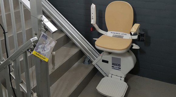 Emergency stairlift in Apeldoorn installed and ready to use within a few hours