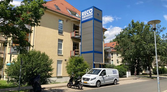 RECO Lift Solutions installiert temporären Personenaufzug bei Aufzugsmodernisierung in 3 Wohnungen in Jena
