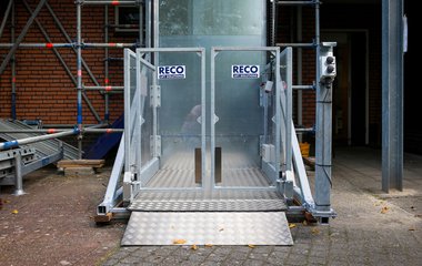 New temporary lifts for rent: platform lifts and wheelchair lifts