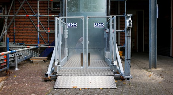 Nieuwe tijdelijke liften te huur: plateauliften en rolstoelliften