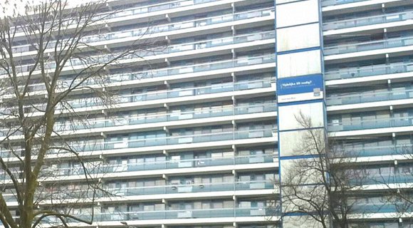 RECO Aufzug Vermietung installiert einen temporären Personenaufzug in Rotterdam Ommoord