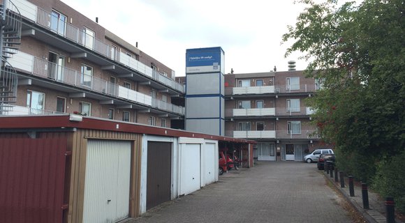 Notaufzug nach Aufzugsausfall in den Fokus-Wohnungen in Emmeloord installiert